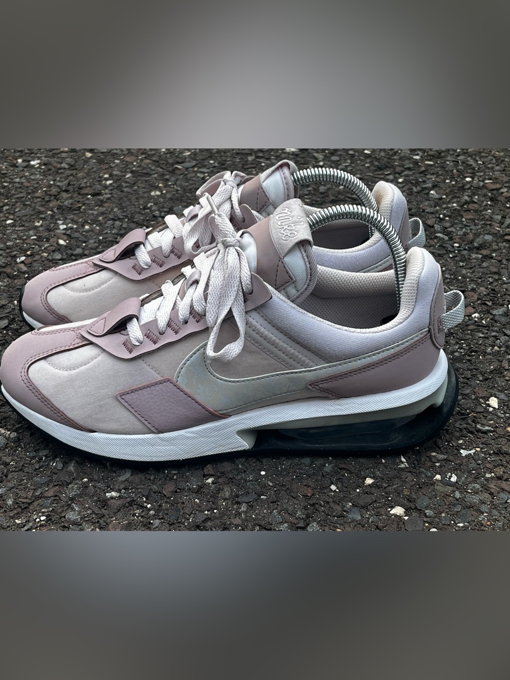 Nike Air Max Pre-Day Women’s Size 9 Pink Mauve White Sneakers DJ5407-500 EUC